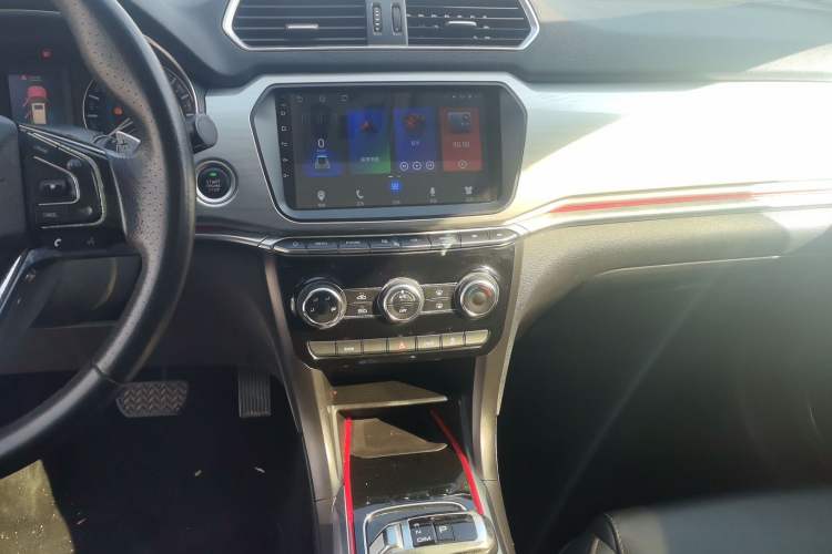 Used Haval H2 2018 Blue-Label 1.5T Dual-Clutch Two-Wheel-Drive Luxury Model
