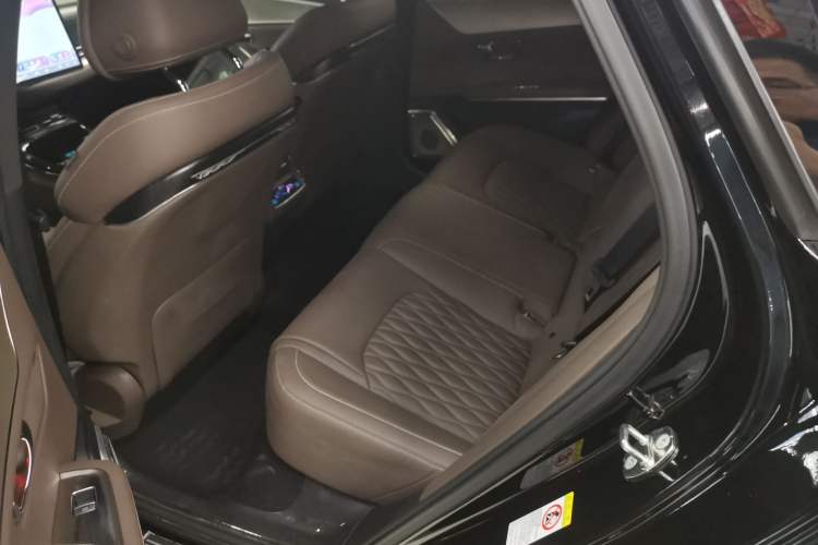 Used BYD Han 2024 EV Glory Edition 605KM Front-Wheel-Drive Premium Model
