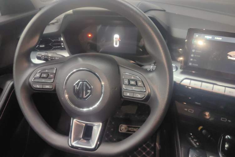 Used MG 5 2021 180 DVVT CVT Youth Luxury Edition
