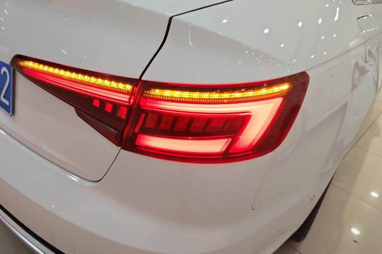 Used Audi A4L 2019 40 TFSI Fashion Edition China VI Emission Standard