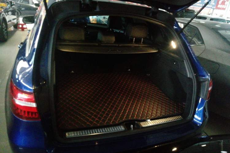 Used Mercedes-Benz GLC 2018 GLC 260 4MATIC Luxury Model