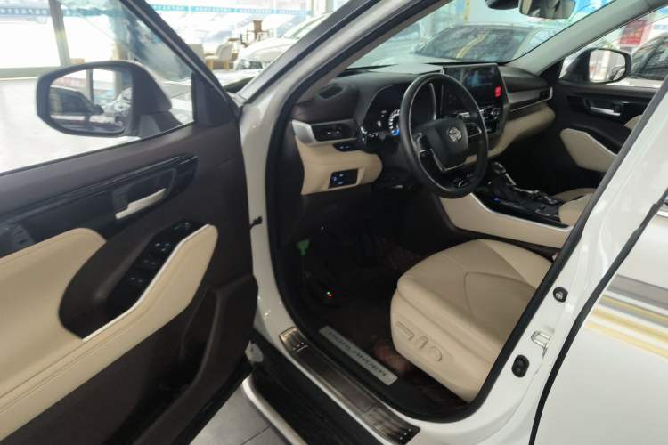 Used Toyota Highlander 2022 Dual-Engine 2.5L Two-Wheel Drive Prestige Edition 7-Seater
