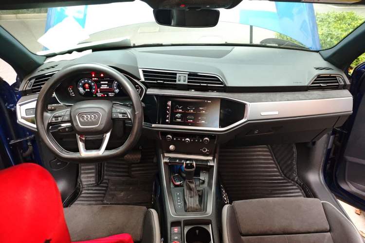 Used Audi Q3 2020 40 TFSI Fashion Dynamic Model
