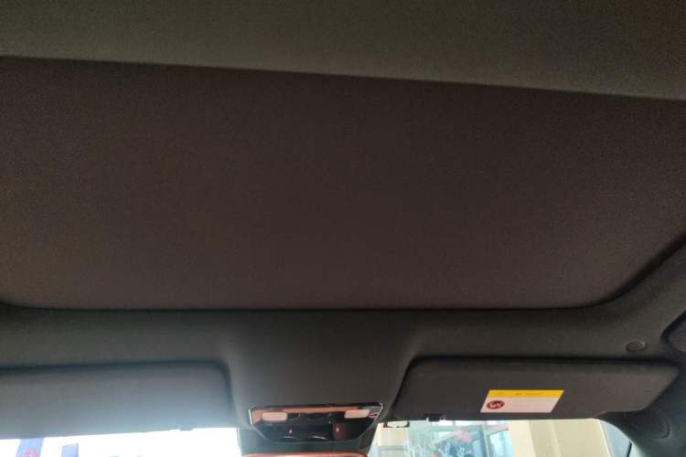 Used Li Auto L8 2023 Air model
