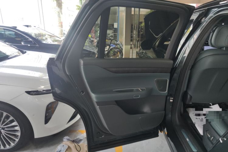 Used Nio ES8 2023 100kWh Signature Edition
