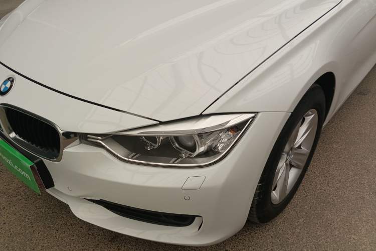 Used BMW 3 Series 2015 320i Luxury Line Stylish Edition
