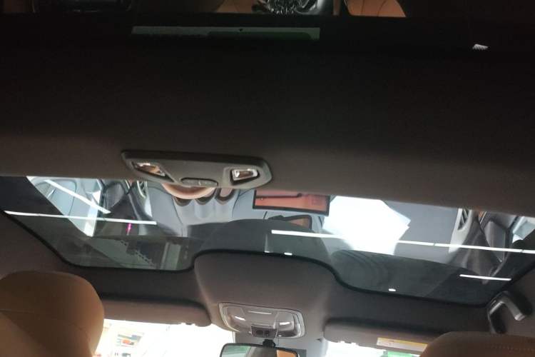 Used ORA Lightning Cat 2022 555 km Luxury Edition
