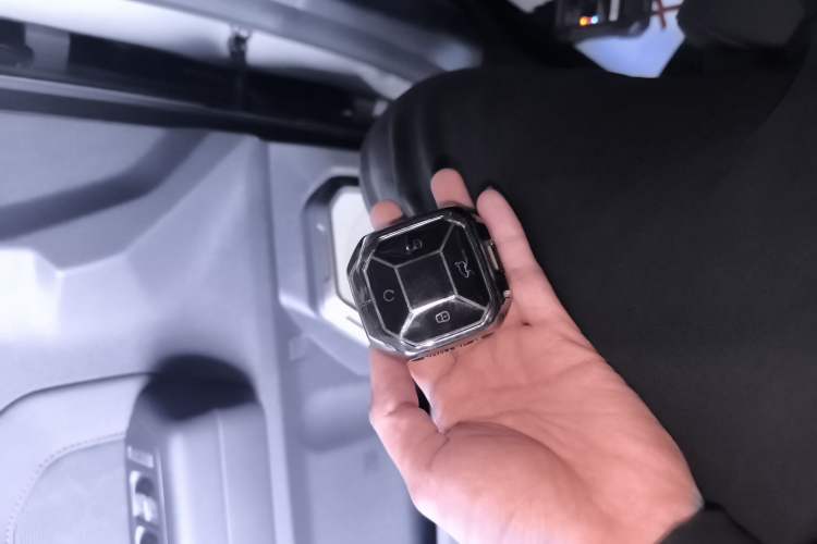 Used Jetour Traveler 2023 2.0T All-Wheel-Drive CrossPRO
