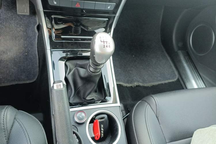 Used Haval H2 2017 Red-Label 1.5T Manual Two-Wheel-Drive Elite Model