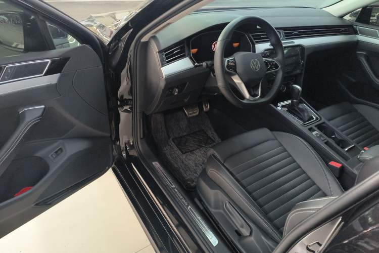 Used Volkswagen Magotan 2023 2 Million Units Limited-Edition 280TSI DSG Comfort Version