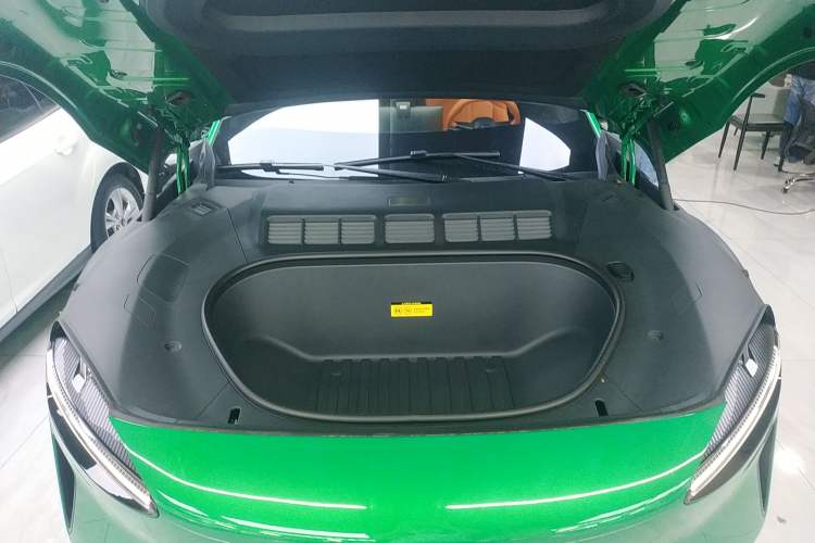 Used  YU7 2025 Ultra-Long Range Rear-Wheel Drive Version
