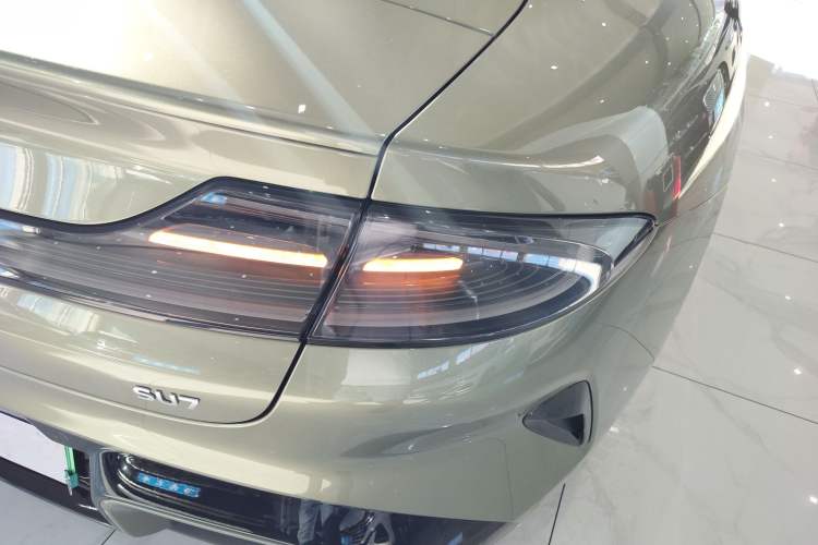 Used  SU7 2024 Rear-Drive Long-Range Intelligent Driving Version
