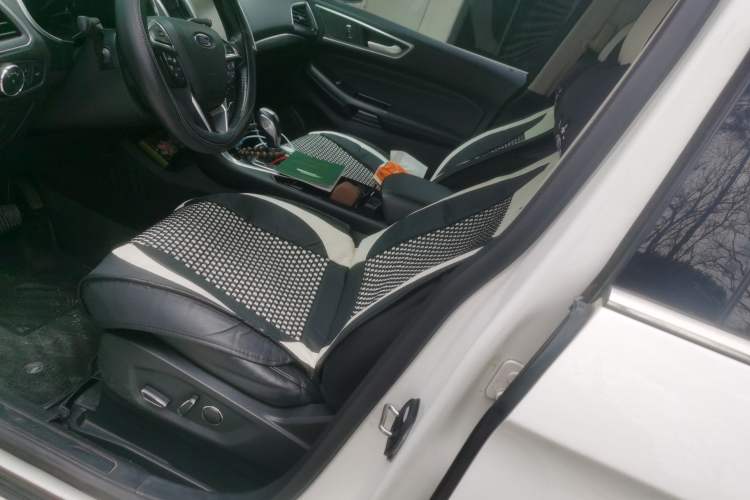 Used Ford Edge 2016 EcoBoost 245 Two-Wheel-Drive Titanium 7-Seater
