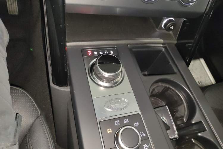 Used Land Rover Discovery 2019 3.0 SC V6 SE