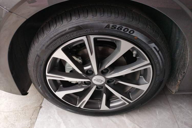 Used Geely Auto Emgrand 2025 4th Generation 1.5L CVT Luxury Version
