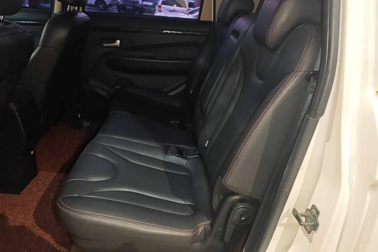 Used Dongfeng Fengon 370 2016 1.5L Manual Luxury 7-Seater
