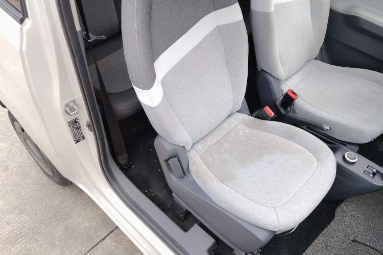 Used Wuling Hongguang MINIEV 2021 Macaron Premium Model – Lithium-NMC