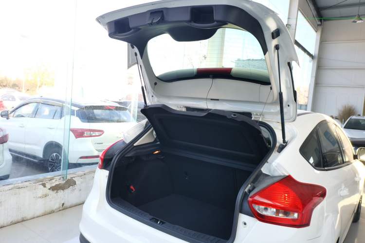 Used Ford Focus 2017 Hatchback 1.6L Automatic Comfort Plus SmartDrive Edition
