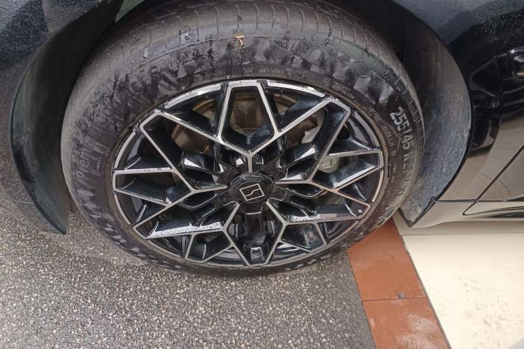 Used Zeekr 001 2025 ME Version 100 kWh All-Wheel Drive