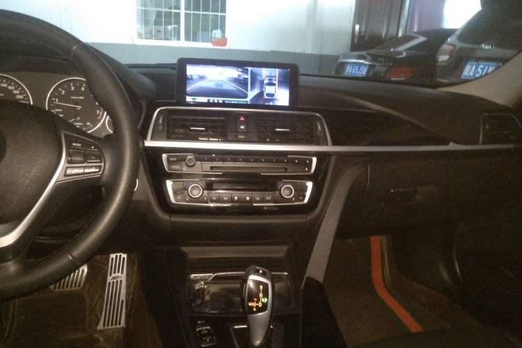 Used BMW 3 Series 2016 320Li Ambition Model
