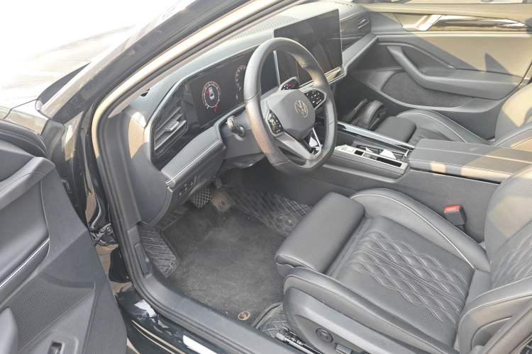 Used Volkswagen Magotan 2024 380TSI DSG Prestige Edition DaMai Package
