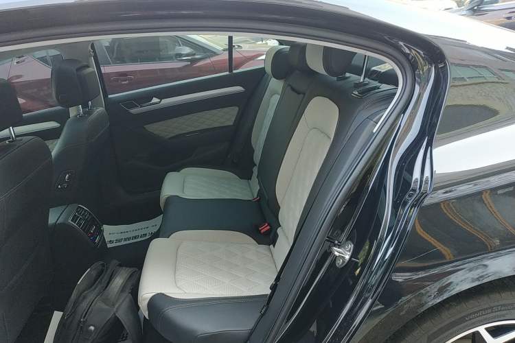 Used Volkswagen Magotan 2023 2 Million Units Commemorative Edition 330TSI DSG Luxury Version
