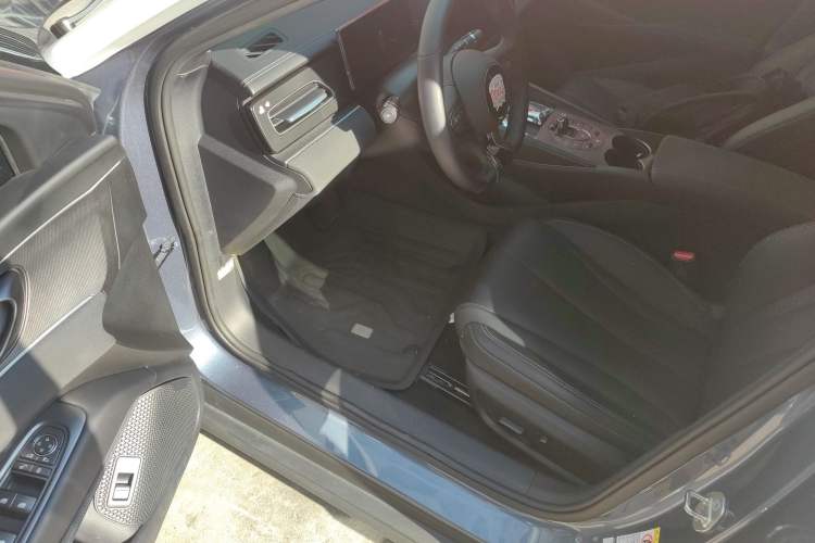 Used BYD Seal 06 New Energy 2024 DM-i 120KM Prestige Model
