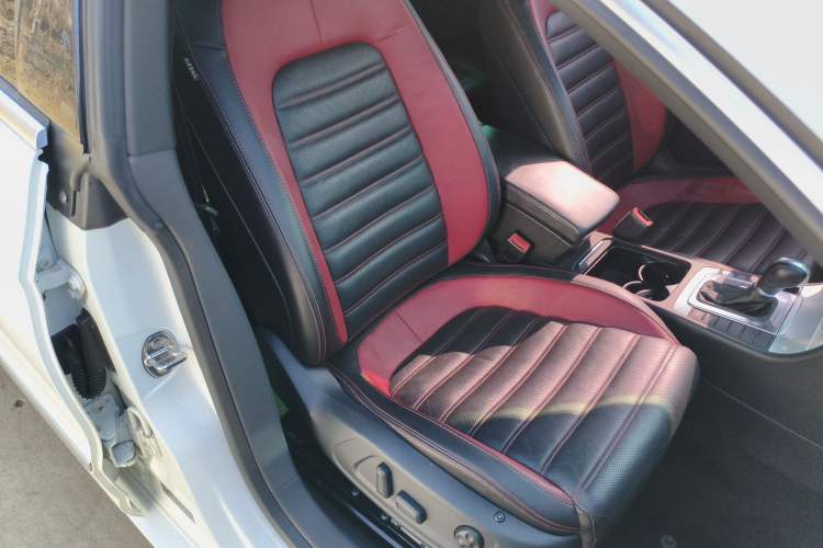 Used Volkswagen FAW-Volkswagen CC 2016 1.8TSI Luxury Model
