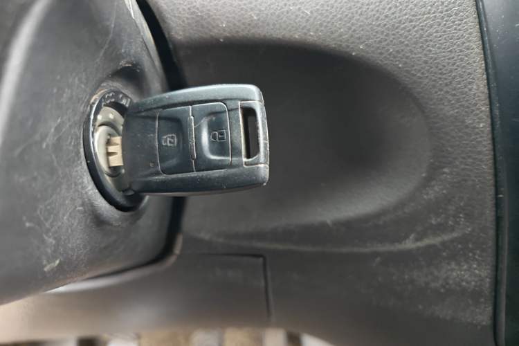 Used Wuling Rongguang V 2016 1.5L Standard Version
