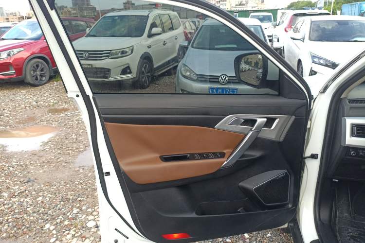 Used Geely Auto Emgrand X7 Sport 2016 1.8TD Automatic ZhiZun Version
