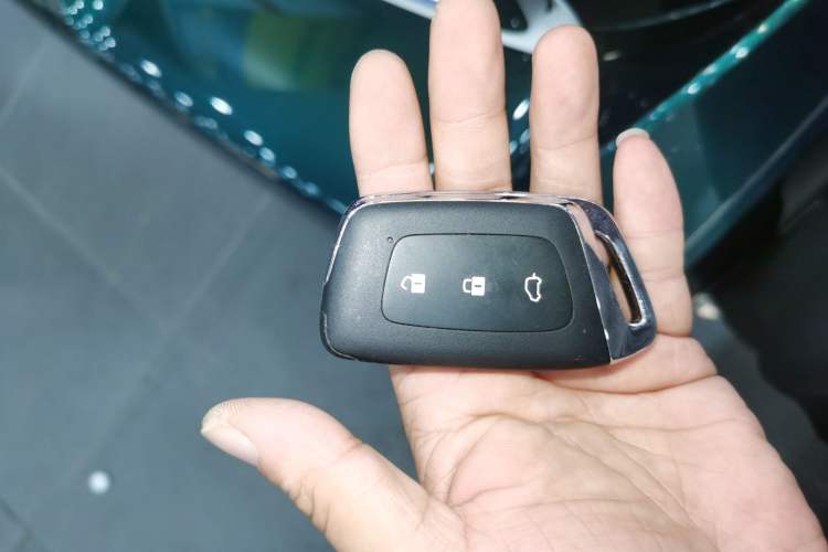 Used Baojun KiWi EV 2021 Artist Model Lithium Iron Phosphate
