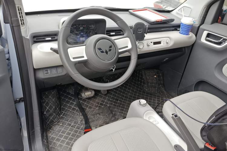 Used Wuling Hongguang MINIEV 2022 Convertible Model
