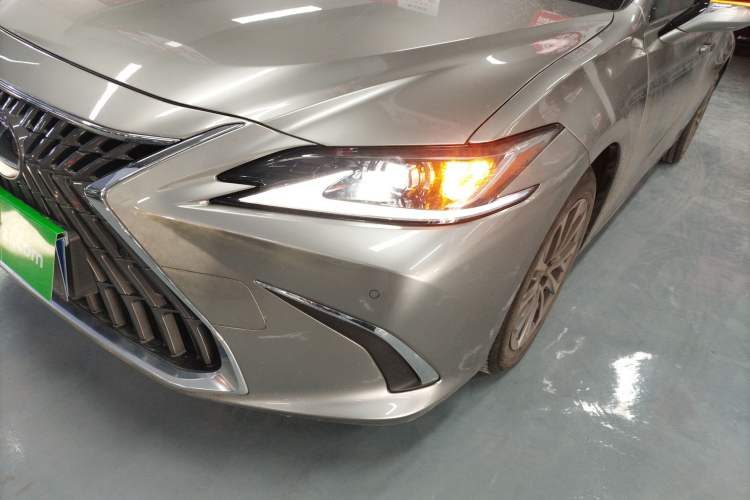 Used Lexus ES 2023 200 Excellence Edition
