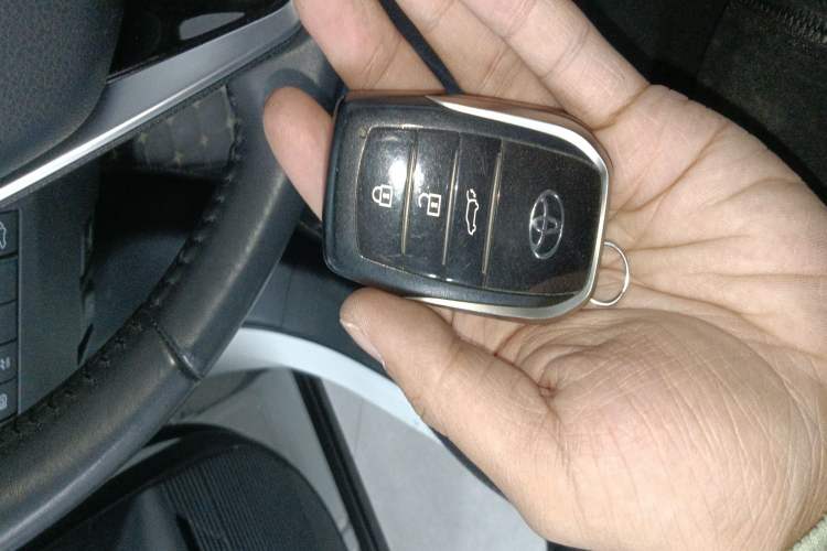 Used Toyota Venza 2023 2.0L CVT Two-Wheel Drive Prestige Version
