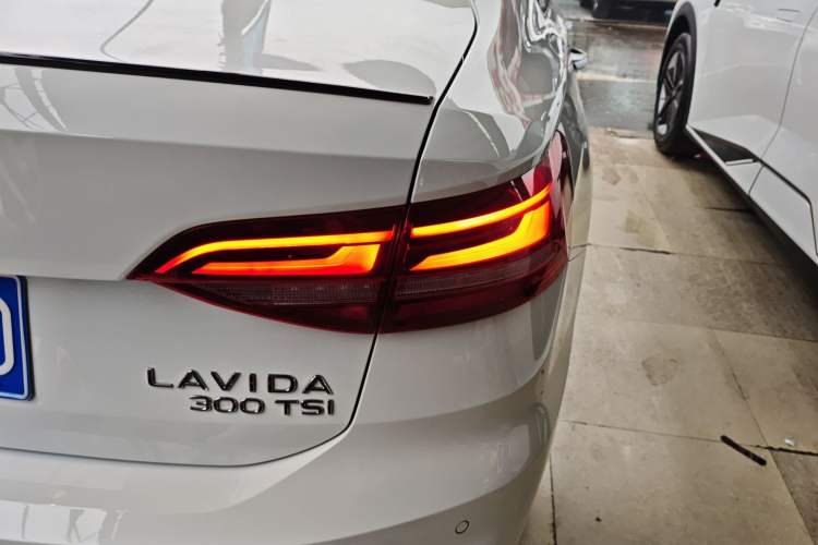 Used Volkswagen Lavida 2024 300TSI DSG Starry Sky Leading Edition
