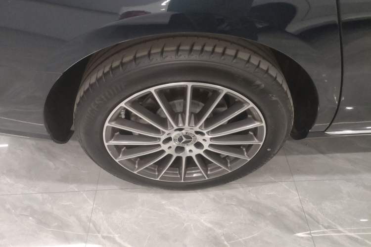 Used Mercedes-Benz E-Class 2023 Facelift E 260 L
