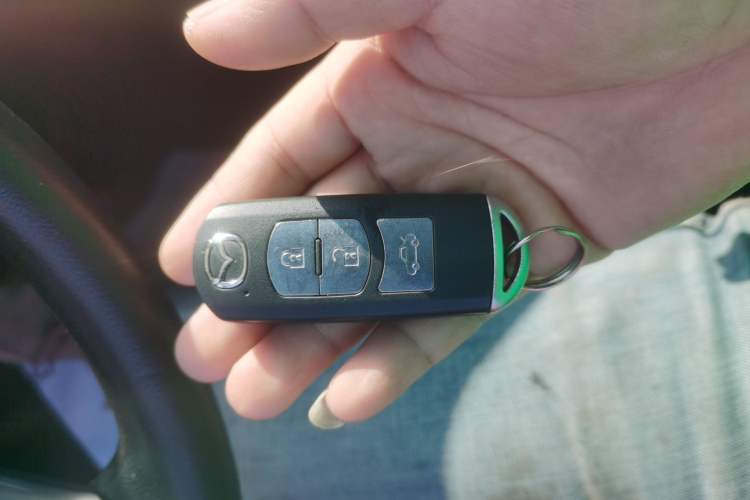 Used Mazda Mazda 3 Axela 2014 Sedan 1.5L Automatic Luxury Model