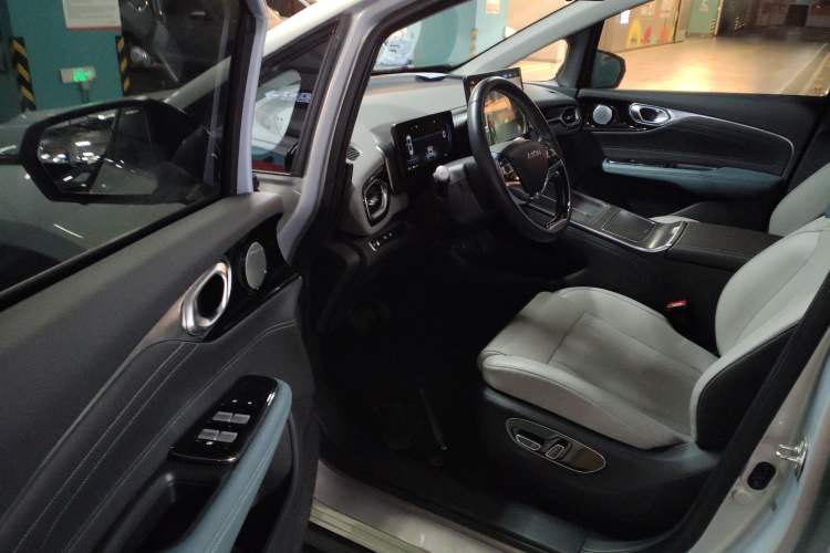 Used AION V 2024 Plus 70 Star Edition Lithium Iron Phosphate
