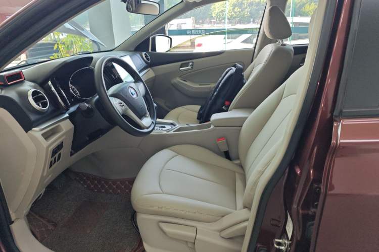 Used Venucia T70 2015 2.0L CVT Smart Choice Edition