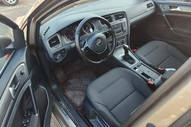 Used Volkswagen Golf 2016 230TSI Automatic Comfort Version