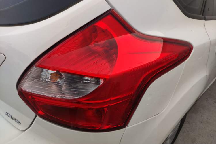 Used Ford Focus 2012 Hatchback 1.6L Automatic Fashion Edition
