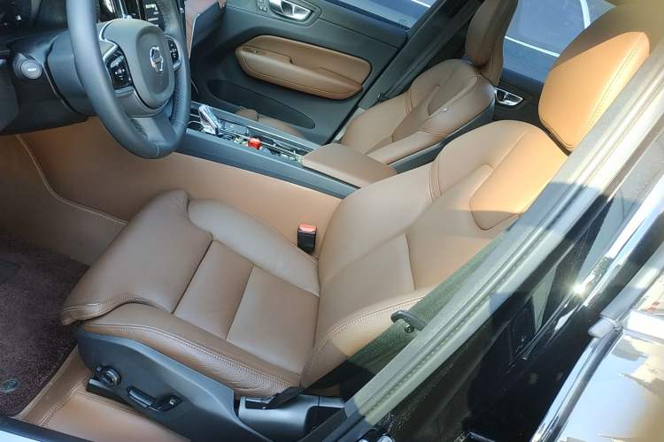 Used Volvo XC60 2025 B5 Four-Wheel Drive Smart & Advanced Luxury Edition
