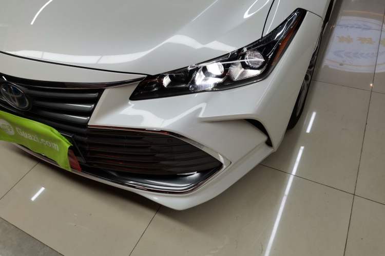 Used Toyota Avalon 2019 Dual-Engine 2.5L XLE Prestige Version China VI Standard