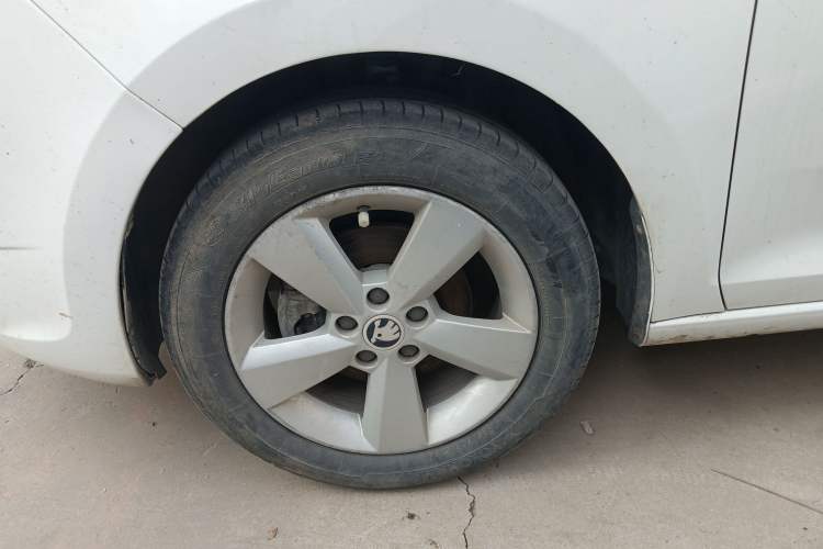 Used Skoda Rapid 2015 1.4L Manual Smart Selection Model
