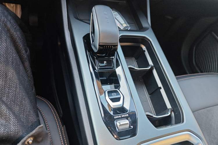 Used Geely Auto Haoyue L 2025 2.0T DCT Luxury Edition