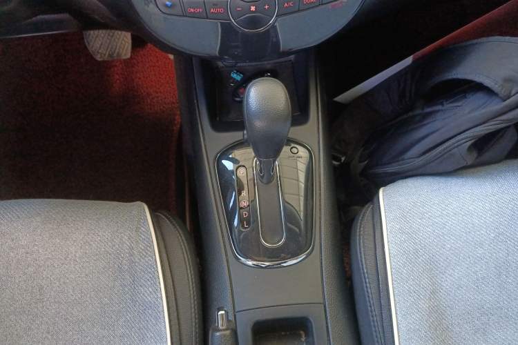 Used Nissan Tiida 2014 1.6L CVT Smart Model