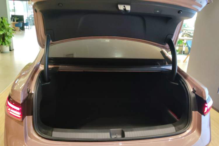 Used Volkswagen Passat 2025 Pro 380TSI Starry Dragon Luxury Edition
