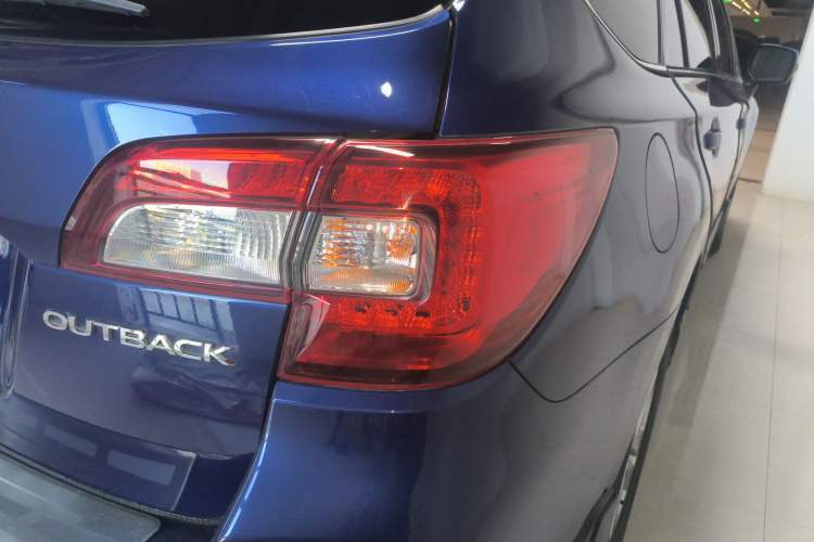 Used Subaru Outback 2017 2.5i Luxury Navigation Edition with EyeSight
