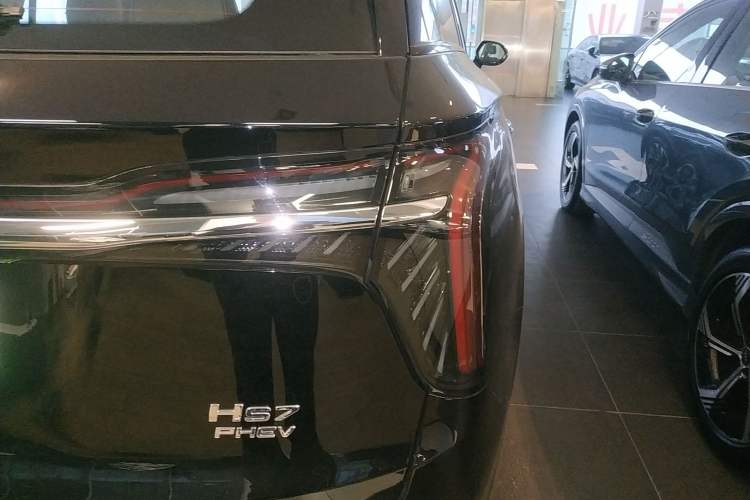 Used Hongqi HS7 PHEV 2024 2.0T PHEV Four-Wheel Drive Flagship Edition 6 Seats