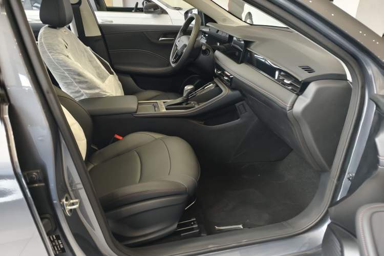 Used Roewe i5 2023 1.5L CVT Luxury Edition